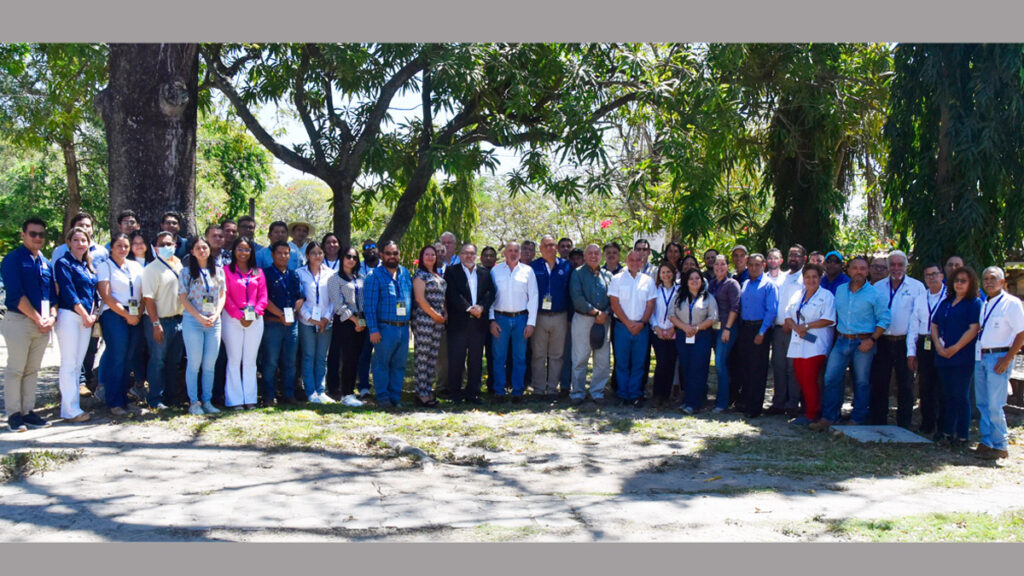 Técnicos de 9 países participan en taller de campo para gestión de emergencias de influenza aviar